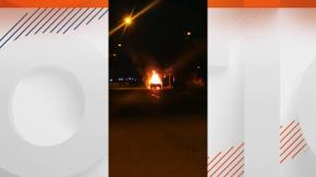 [VIDEO] Lo Espejo: Queman auto con persona en el maletero