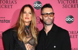 Juntos y sonriendo: Adam Levine y su esposa son vistos por primera vez tras polémica por infidelidad Juntos y sonriendo: Adam Levine y su esposa son vistos por primera vez tras polémica por infidelidad