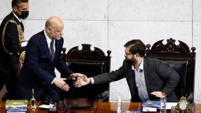 Encuesta UDD: 70% dice que Boric debe dedicarse a gobernar y dejar a Congreso proceso constitucional Encuesta UDD: 70% dice que Boric debe dedicarse a gobernar y dejar a Congreso proceso constitucional
