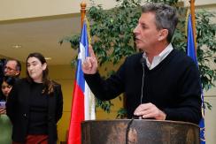Gobierno pondrá urgencia a reforma sobre cese de cargo parlamentario tras dichos de De la Carrera Gobierno pondrá urgencia a reforma sobre cese de cargo parlamentario tras dichos de De la Carrera