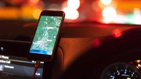 Cayó al vacío: Hombre muere en su auto luego que el GPS lo llevara a un puente destruido hace años Cayó al vacío: Hombre muere en su auto luego que el GPS lo llevara a un puente destruido hace años