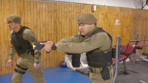 [VIDEO] Refuerzo a Carabineros: ¿Qué pasó con las pistolas taser de electroshock?