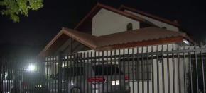 Adulta mayor de 70 años sufre violento portonazo frustrado en La Reina: fue amenazada con cuchillos Adulta mayor de 70 años sufre violento portonazo frustrado en La Reina: fue amenazada con cuchillos