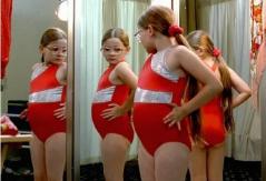 Actriz de "Little Miss Sunshine" fue víctima de violencia por años: "Me sentía fea y odiada" Actriz de "Little Miss Sunshine" fue víctima de violencia por años: "Me sentía fea y odiada"