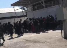 Nuevo saqueo en supermercado de Puente Alto: Carabineros informa dos detenidos Nuevo saqueo en supermercado de Puente Alto: Carabineros informa dos detenidos
