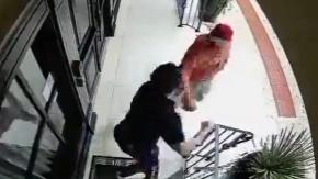 Hombre mata de un golpe a ladrón que intentó asaltarlo en Brasil Hombre mata de un golpe a ladrón que intentó asaltarlo en Brasil