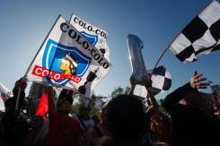 Detienen a hincha de Colo Colo que cumplía reclusión nocturna tras ser sorprendido lanzando bengalas