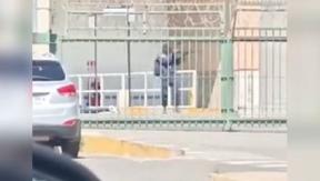 Reportan asalto a sucursal bancaria en mall de Quilicura: hay 5 detenidos y 3 autos incendiados Reportan asalto a sucursal bancaria en mall de Quilicura: hay 5 detenidos y 3 autos incendiados