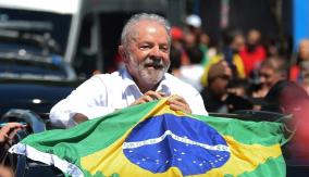 Lula gana por estrecho margen a Bolsonaro y es el nuevo Presidente de Brasil Lula gana por estrecho margen a Bolsonaro y es el nuevo Presidente de Brasil