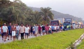 Manifestantes bloquean carreteras tras derrota de Bolsonaro en Brasil Manifestantes bloquean carreteras tras derrota de Bolsonaro en Brasil
