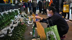Jefe policial de Corea del Sur admite respuesta "insuficiente" ante mortal aglomeración en Halloween Jefe policial de Corea del Sur admite respuesta "insuficiente" ante mortal aglomeración en Halloween