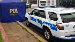 Joven de 17 años es asesinado en plena vía pública en Quintero: sujetos dispararon desde un auto Joven de 17 años es asesinado en plena vía pública en Quintero: sujetos dispararon desde un auto
