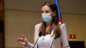 Hospitalizan de urgencia a diputada Camila Flores Hospitalizan de urgencia a diputada Camila Flores
