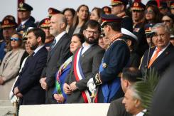 Boric explica por qué su reforma previsional no toca a las FFAA: "Hay que saber elegir las batallas" Boric explica por qué su reforma previsional no toca a las FFAA: "Hay que saber elegir las batallas"