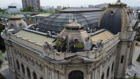 Museo Nacional de Bellas Artes realiza obras de limpieza de una de sus cúpulas para borrar rayados Museo Nacional de Bellas Artes realiza obras de limpieza de una de sus cúpulas para borrar rayados