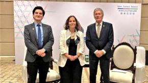 Ahumada se pone corbata en la APEC, donde se confirmó el portazo de Canadá a las side letters Ahumada se pone corbata en la APEC, donde se confirmó el portazo de Canadá a las side letters