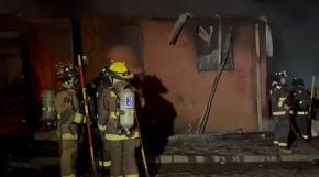 Alerta Roja en Tomé por incendio que afecta grupo de viviendas Alerta Roja en Tomé por incendio que afecta grupo de viviendas