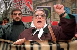 Hebe de Bonafini, la historia del símbolo las Madres de Plaza de Mayo que murió este domingo Hebe de Bonafini, la historia del símbolo las Madres de Plaza de Mayo que murió este domingo
