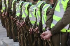 "Como las que usa Batman": Así son las nuevas armas que podrían usar carabineros "Como las que usa Batman": Así son las nuevas armas que podrían usar carabineros