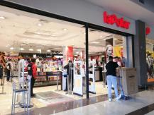 Sernac cita a declarar a ejecutivos de La Polar por venta de ropa presuntamente falsificada Sernac cita a declarar a ejecutivos de La Polar por venta de ropa presuntamente falsificada