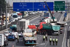 Sociedad Nacional de Agricultura llamó al Gobierno a "usar la fuerza" contra camioneros paralizados Sociedad Nacional de Agricultura llamó al Gobierno a "usar la fuerza" contra camioneros paralizados