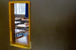 "Lesbofobia": Movilh denuncia discriminación a joven en su anuario de cuarto medio "Lesbofobia": Movilh denuncia discriminación a joven en su anuario de cuarto medio