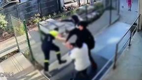 VIDEO | Captan brutal agresión a conductor de ambulancia en Tomé: Autoridades presentaron querella VIDEO | Captan brutal agresión a conductor de ambulancia en Tomé: Autoridades presentaron querella