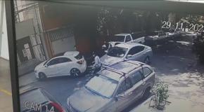 Cámaras de seguridad registran violenta encerrona en la comuna de Recoleta Cámaras de seguridad registran violenta encerrona en la comuna de Recoleta