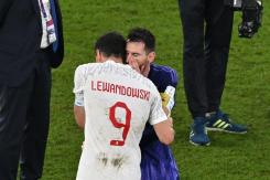 Robert Lewandowski reveló qué le dijo a Lionel Messi al final del partido entre Argentina y Polonia Robert Lewandowski reveló qué le dijo a Lionel Messi al final del partido entre Argentina y Polonia