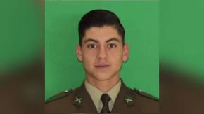 Mamá de carabinero asesinado en Puente Alto: "A mi hijo le quitaron la vida por defender a un amigo" Mamá de carabinero asesinado en Puente Alto: "A mi hijo le quitaron la vida por defender a un amigo"
