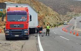 Fatal accidente en Cuesta El Teniente dejó tres funcionarios PDI y dos imputados muertos Fatal accidente en Cuesta El Teniente dejó tres funcionarios PDI y dos imputados muertos