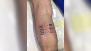 Hincha argentino se hizo un insólito tatuaje tras clasificar a octavos: "Esto es para valientes" Hincha argentino se hizo un insólito tatuaje tras clasificar a octavos: "Esto es para valientes"