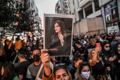 Irán decide abolir la policía de la moral tras protestas Irán decide abolir la policía de la moral tras protestas