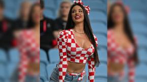 El motivo detrás de tanta fotografía de los qataríes a ex Miss Croacia durante el Mundial El motivo detrás de tanta fotografía de los qataríes a ex Miss Croacia durante el Mundial