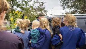 Pastor es detenido en Estados Unidos: Tenía 20 esposas y su hija era una de ellas Pastor es detenido en Estados Unidos: Tenía 20 esposas y su hija era una de ellas