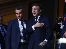 El loco festejo del Presidente Macron tras el empate de Mbappé El loco festejo del Presidente Macron tras el empate de Mbappé
