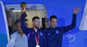 Millares reciben con júbilo a la selección argentina en Buenos Aires Millares reciben con júbilo a la selección argentina en Buenos Aires
