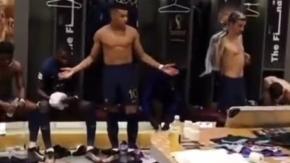 Molestia de Deschamps y Mbappé en vestuario de Francia: "Ellos juegan una p... final y nosotros no" Molestia de Deschamps y Mbappé en vestuario de Francia: "Ellos juegan una p... final y nosotros no"