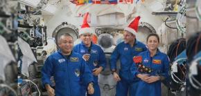 Astronautas de la NASA entregan mensaje navideño a comunidad hispana y latina desde el espacio Astronautas de la NASA entregan mensaje navideño a comunidad hispana y latina desde el espacio