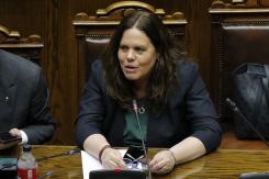 Fernández: "Personal del Ejército y la Armada están ayudando con sacar a la gente del incendio" Fernández: "Personal del Ejército y la Armada están ayudando con sacar a la gente del incendio"