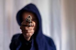 Detenido por tiroteo en París declaró haber actuado porque era "racista" Detenido por tiroteo en París declaró haber actuado porque era "racista"