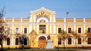Rectora de la Universidad de Chile anuncia investigación sumaria por tesis sobre pedofilia Rectora de la Universidad de Chile anuncia investigación sumaria por tesis sobre pedofilia