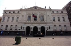 Desconocidos ingresaron a la Municipalidad de Santiago y robaron $2 millones en especies Desconocidos ingresaron a la Municipalidad de Santiago y robaron $2 millones en especies