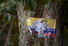 Colombia pacta cese al fuego con grueso de grupos armados, incluida guerrilla ELN Colombia pacta cese al fuego con grueso de grupos armados, incluida guerrilla ELN