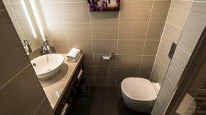 Por qué deberías eliminar estas tres costumbres que probablemente repites cada vez que vas al baño Por qué deberías eliminar estas tres costumbres que probablemente repites cada vez que vas al baño