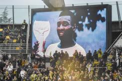 Los brasileños dan su último adiós al "rey" Pelé Los brasileños dan su último adiós al "rey" Pelé