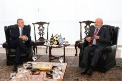 Fernández se reúne con Lula y celebra "vuelta de Brasil" a escena internacional Fernández se reúne con Lula y celebra "vuelta de Brasil" a escena internacional