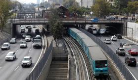 Persona falleció tras ser atropellada en la Autopista Central: Cruzó por paso no habilitado Persona falleció tras ser atropellada en la Autopista Central: Cruzó por paso no habilitado