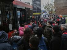 Metro interrumpe servicio en varias estaciones de Línea 5 por persona en la vía Metro interrumpe servicio en varias estaciones de Línea 5 por persona en la vía