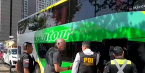 Descubren 55 migrantes irregulares en bus que venía de Iquique a Santiago Descubren 55 migrantes irregulares en bus que venía de Iquique a Santiago